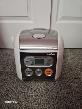 Sanyo - Micom Rice Cooker & Steamer - Off White 5 CUP ECJ-F50S